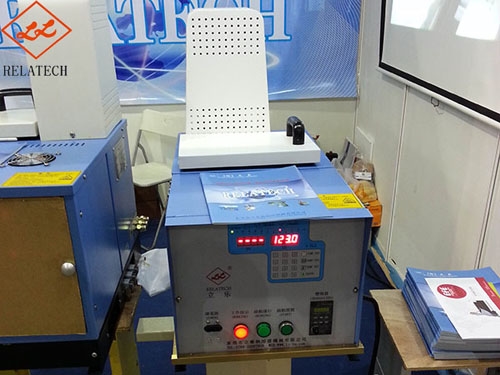 熱熔膠機在展會